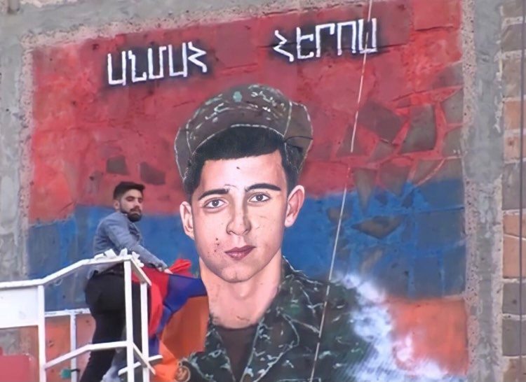 «Ո՛չ արևի հետ եմ համակերպվում, ո՛չ անձրևի․ես արևը տեսնեմ, իմ տղան չտեսնի՞։ Իրենք անմահացան, մենք մահացանք»