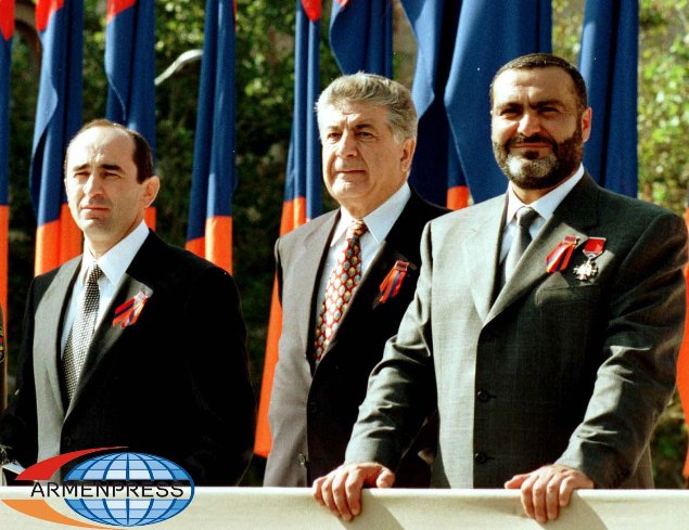 Ինչ կապ ունի Վազգեն Սարգսյանի եւ Կարեն Դեմիրճյանի սպանությունը Մեղրիի փոխանակման տարբերակի հետ. ոճրագործությունից 22 տարի անց